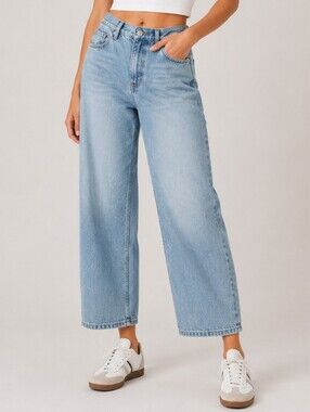 💙 Light Wash Jean Mom Style
